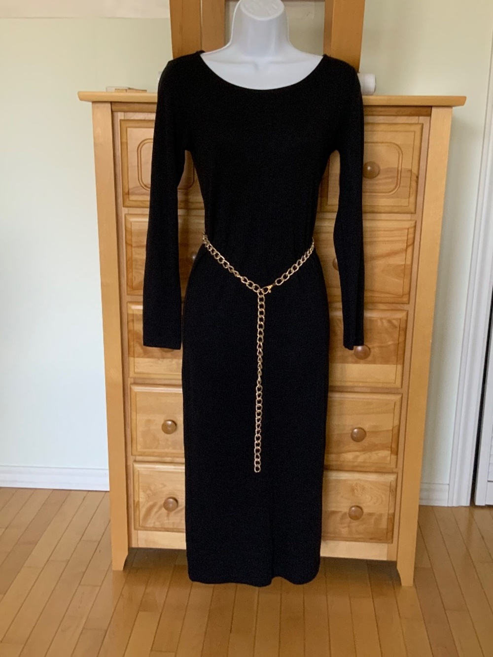 Made in Turkey women’s sweater dress, size medium, colour black
